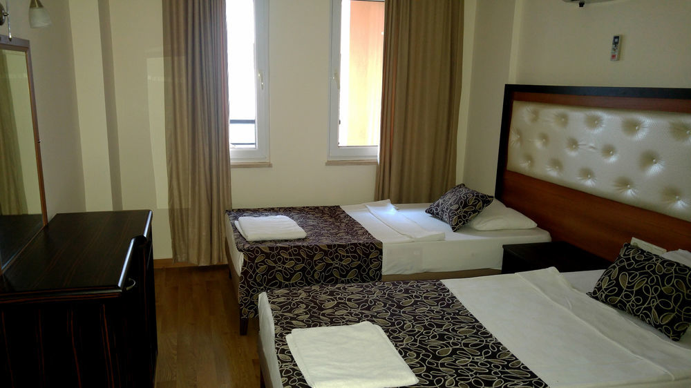 Azalea Apart Hotell 2*