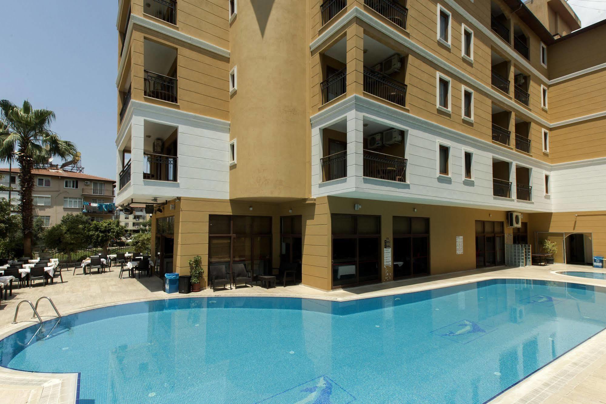 Azalea Apart Hotell 2*