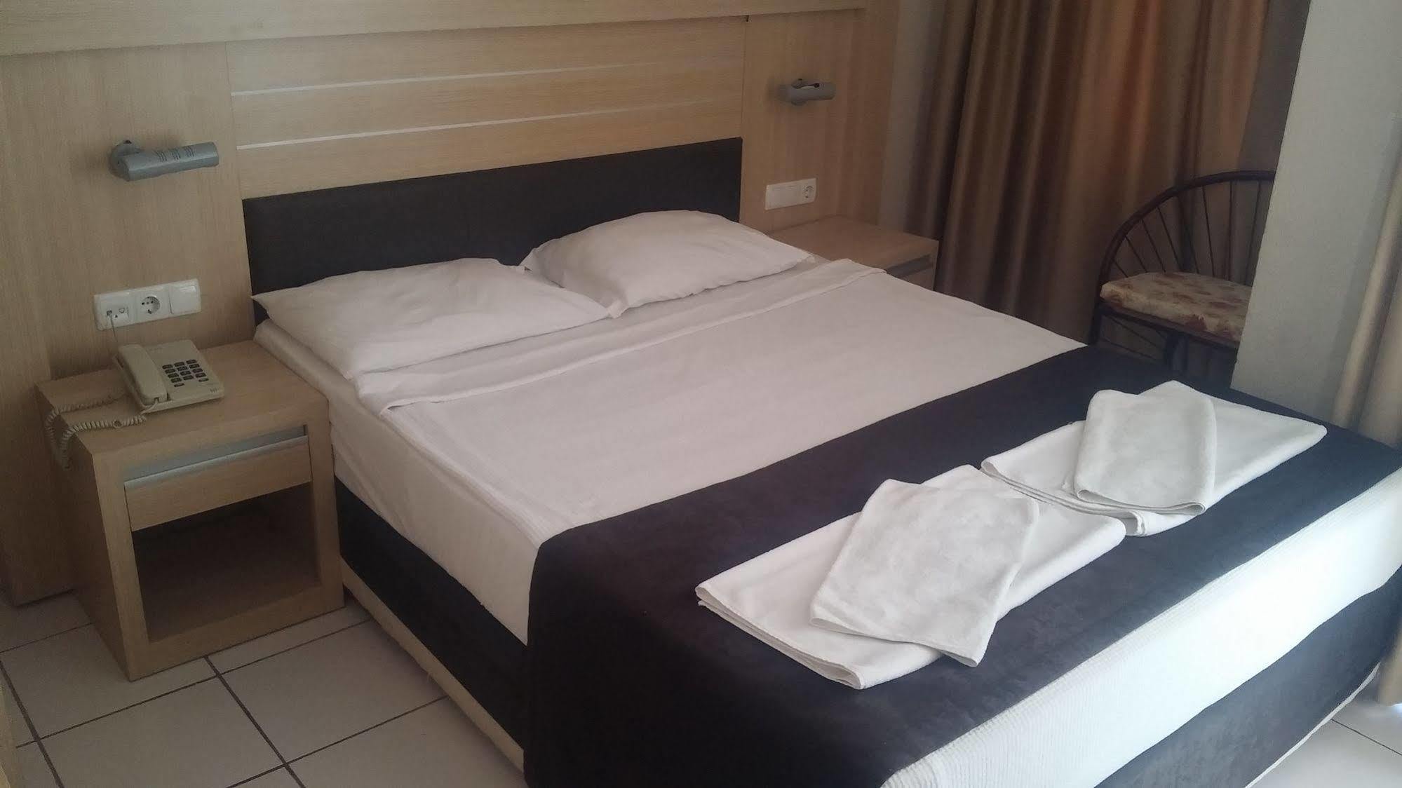 Azalea Apart Hotel 2*
